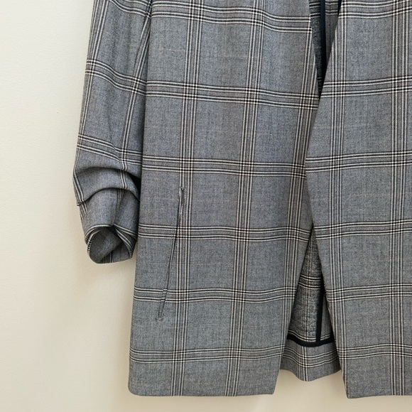 Babaton Power Hip Blazer - Picture 6 of 9